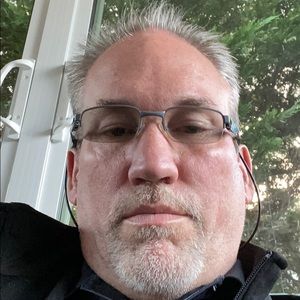 Meet your Posher, Derek